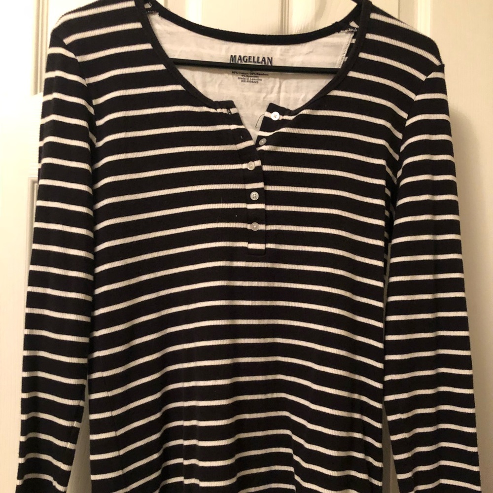 Long sleeve semi button up tee